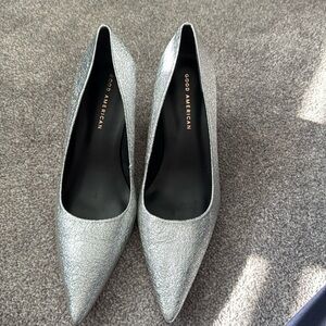 Good American The Icon Pointed Toe Pump Heels 6.5 Silver Crackle Leather $175